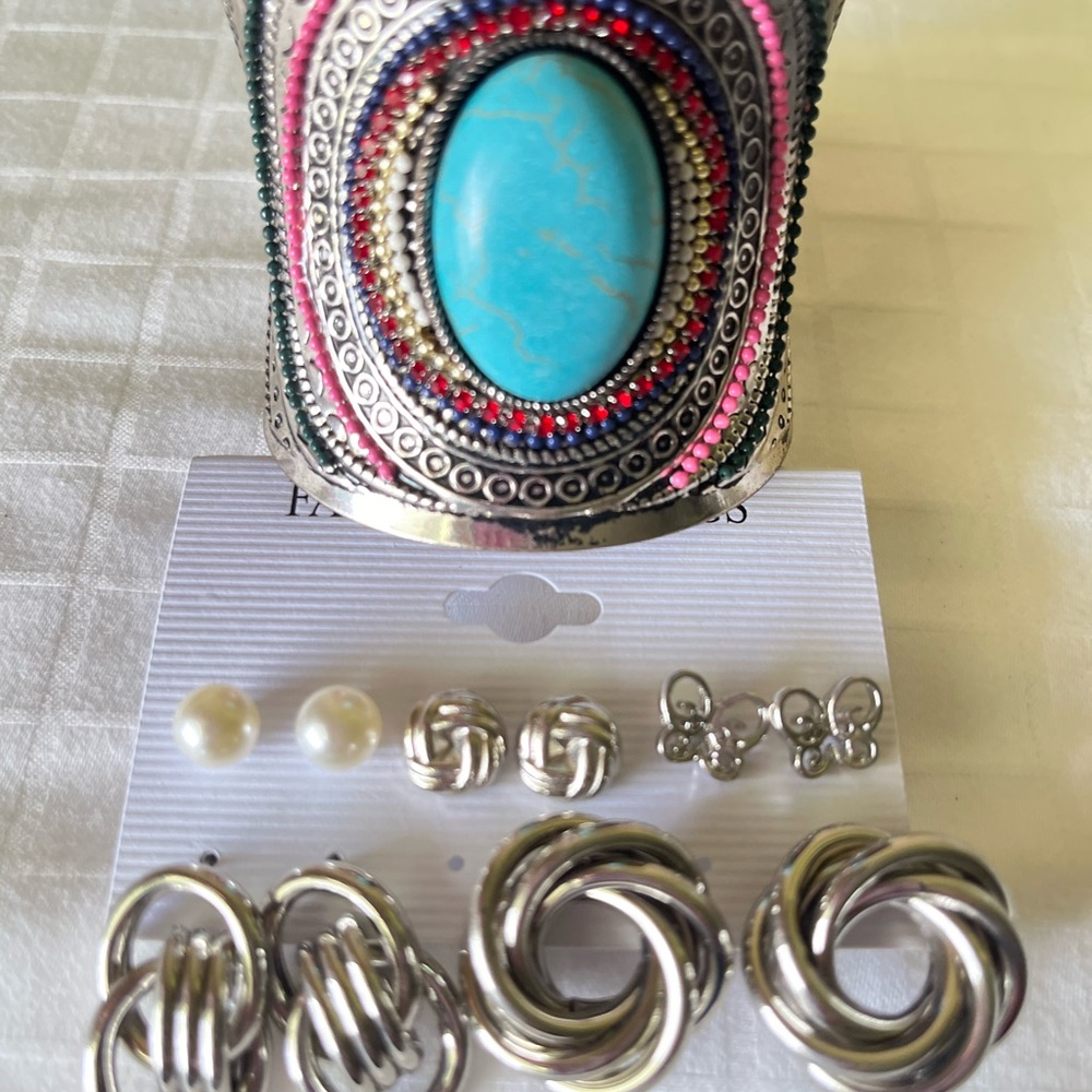 🔥 Priced to sell at $18 – full set, brand new & ready to wear!